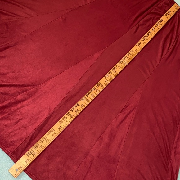 COLLECTIONS ETC. maxi skirt faux suede godet fluted style burgundy NEW size XXLG - Picture 6 of 11